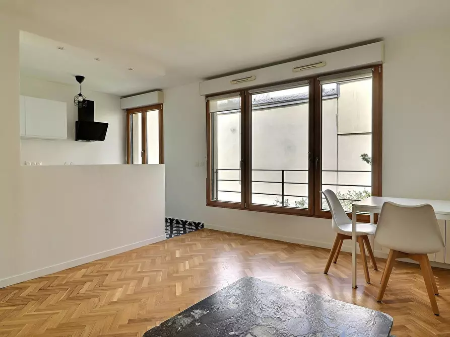 Immagine 3 di Appartamento in affitto  in Rue des Vinaigriers a Paris