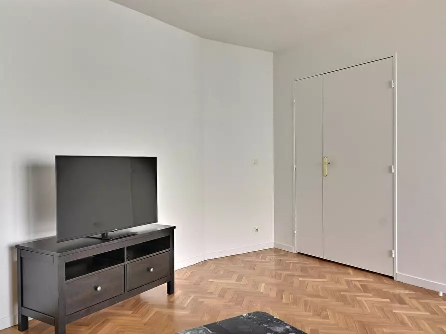 Immagine 5 di Appartamento in affitto  in Rue des Vinaigriers a Paris