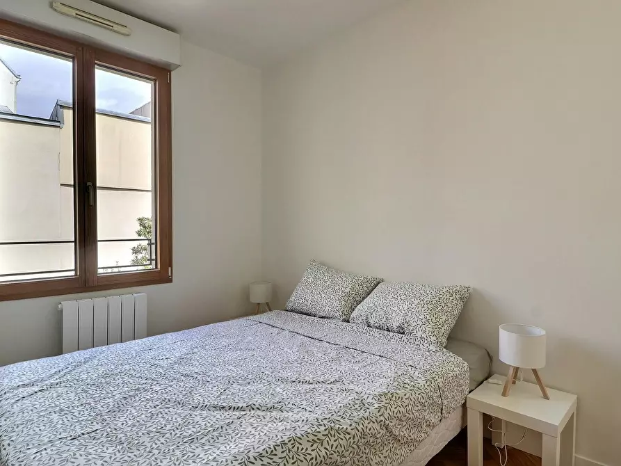 Immagine 2 di Appartamento in affitto  in Rue des Vinaigriers a Paris