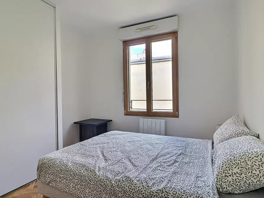 Immagine 8 di Appartamento in affitto  in Rue des Vinaigriers a Paris