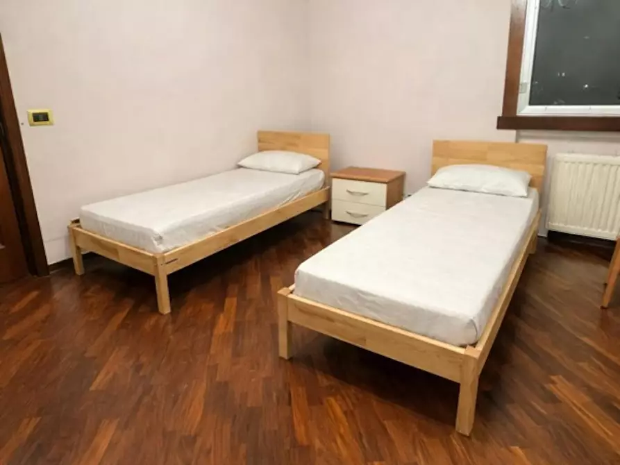 Immagine 1 di Camera condivisa in affitto  in Viale Europa a Brescia