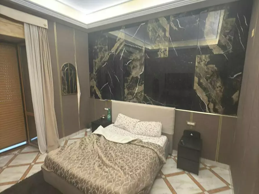Immagine 4 di Camera in affitto  in Via Foria a Napoli