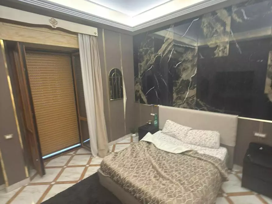 Immagine 2 di Camera in affitto  in Via Foria a Napoli