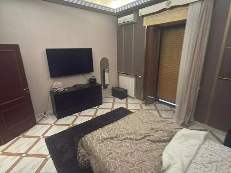 Immagine 3 di Camera in affitto  in Via Foria a Napoli