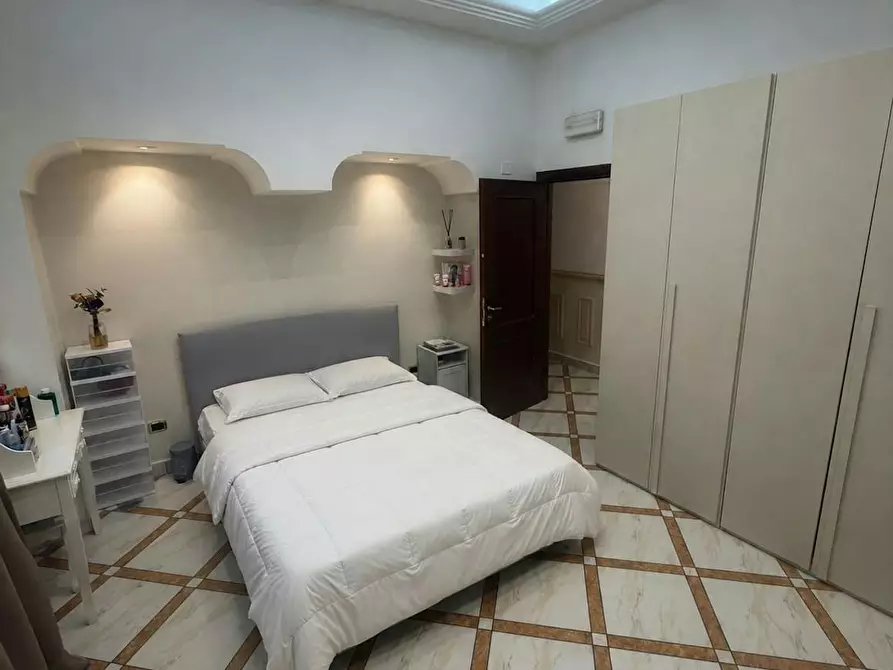Immagine 1 di Camera in affitto  in Via Foria a Napoli