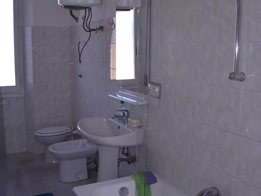 Immagine 8 di Camera in affitto  in Via Ingurtosu a Cagliari
