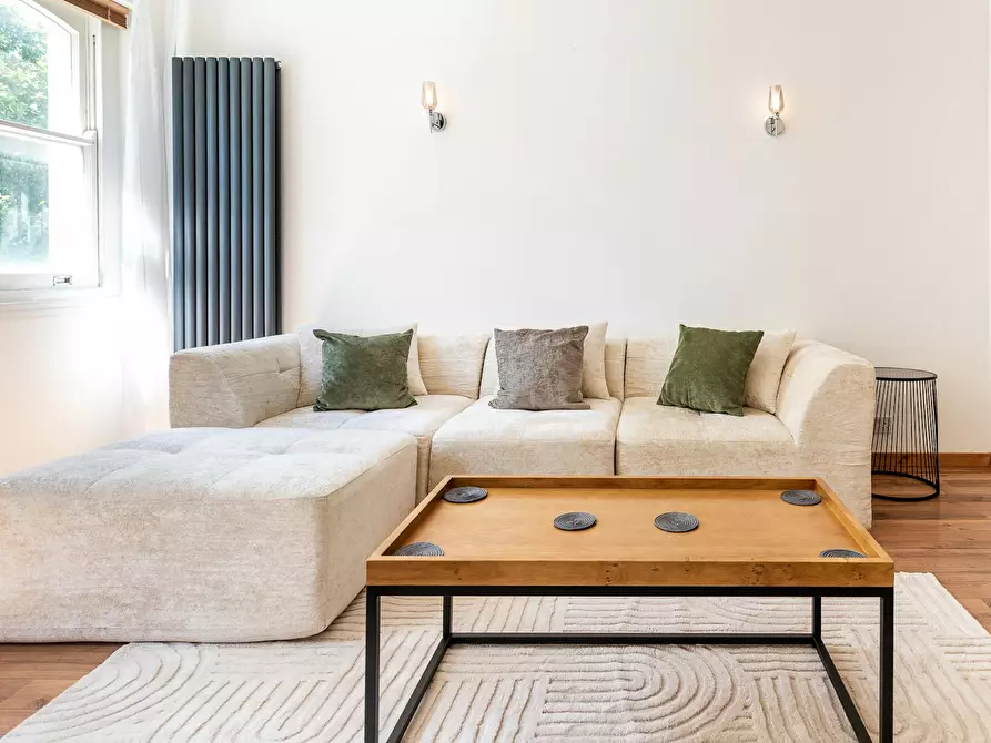 Immagine 1 di Appartamento in affitto  in Beaufort Gardens a Kensington