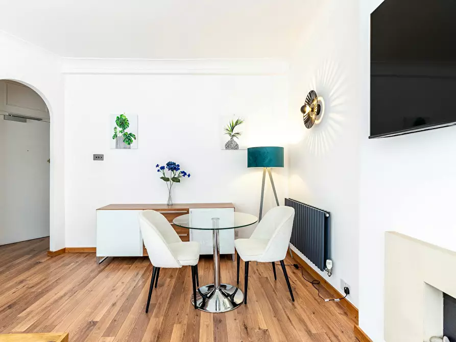 Immagine 10 di Appartamento in affitto  in Beaufort Gardens a Kensington