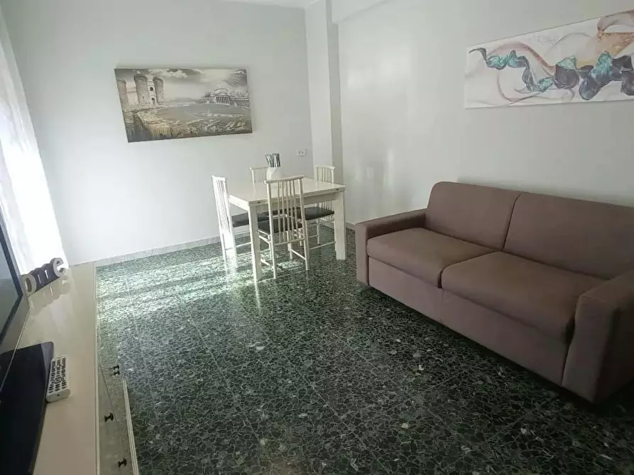 Immagine 8 di Camera in affitto  in Via Marco Aurelio Severino a Napoli