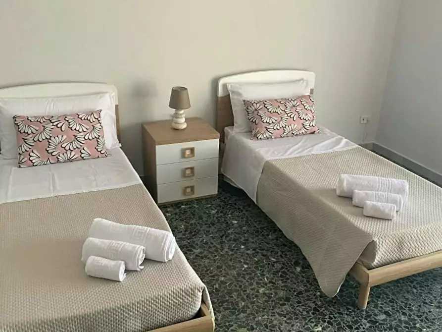 Immagine 2 di Camera in affitto  in Via Marco Aurelio Severino a Napoli