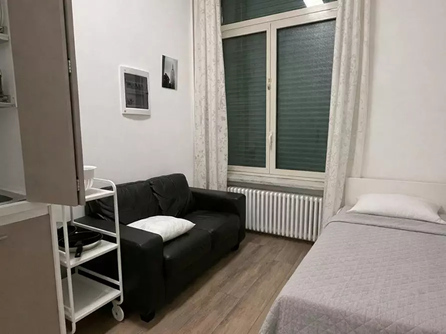 Immagine 1 di Camera in affitto  in Largo Vittorio Sereni a Milano