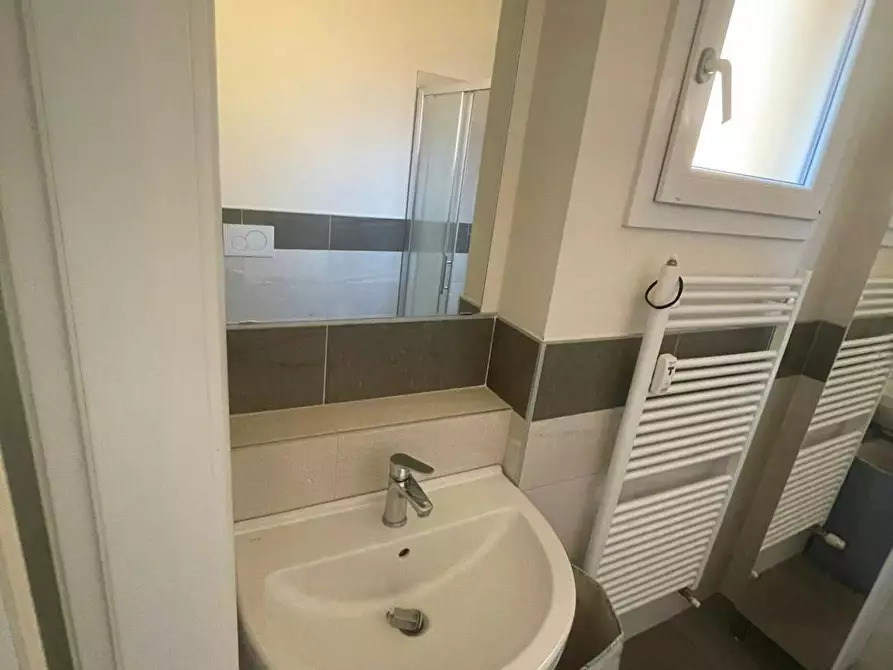 Immagine 6 di Camera in affitto  in Via San Vitale a Bologna