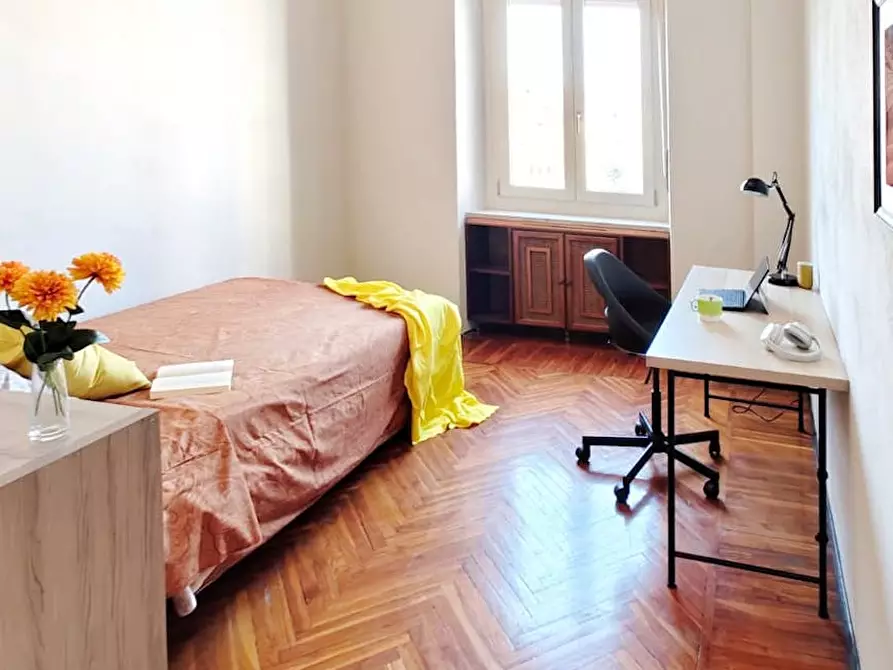 Immagine 1 di Camera in affitto  in Piazza Giuseppe Perotti a Torino