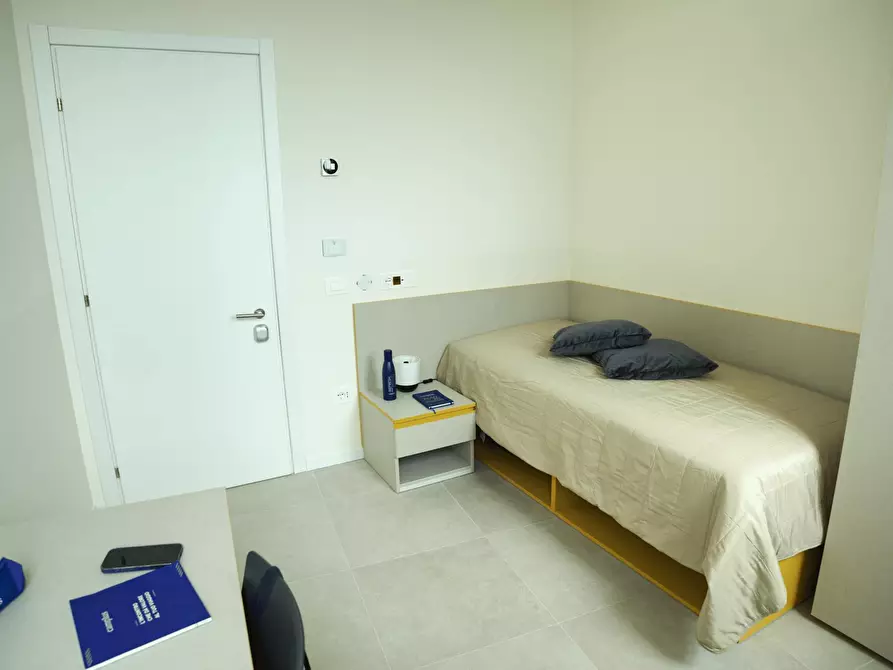 Immagine 2 di Camera in affitto  in Via Darsena a Ferrara