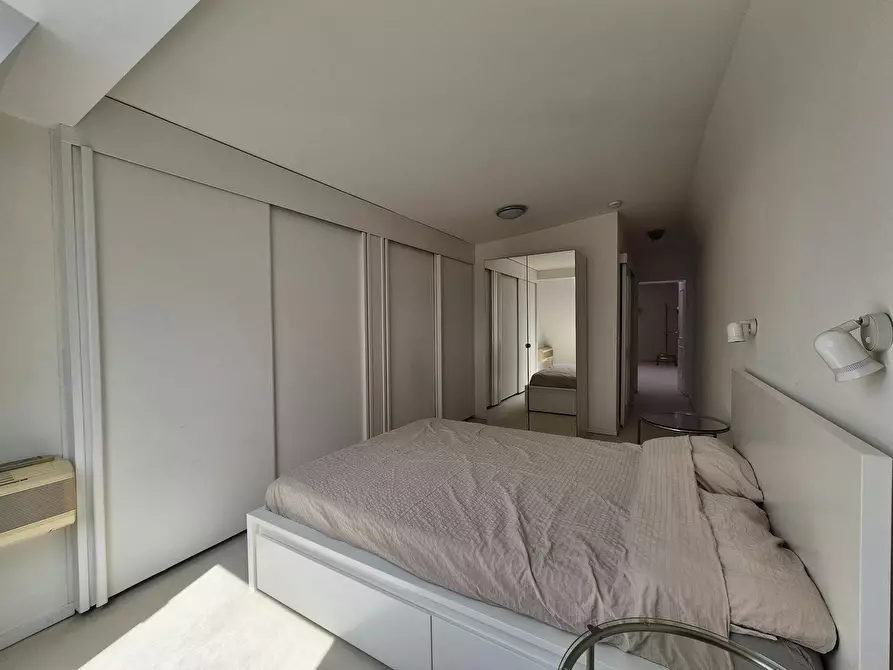Immagine 6 di Appartamento in affitto  in Luegallee a Düsseldorf