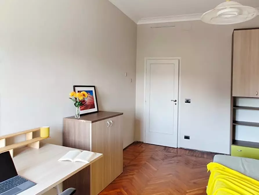 Immagine 2 di Camera in affitto  in Piazza Giuseppe Perotti a Torino
