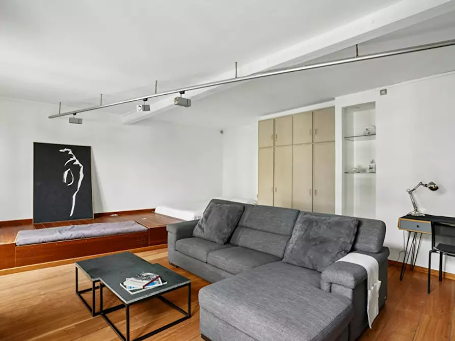 Immagine 9 di Appartamento in affitto  in Rue Marguerite de Rochechouart a Paris