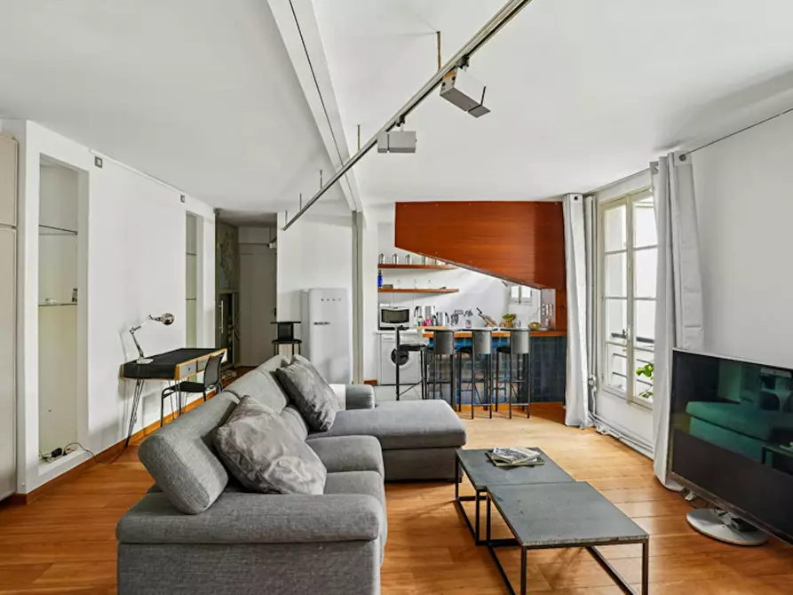 Immagine 1 di Appartamento in affitto  in Rue Marguerite de Rochechouart a Paris