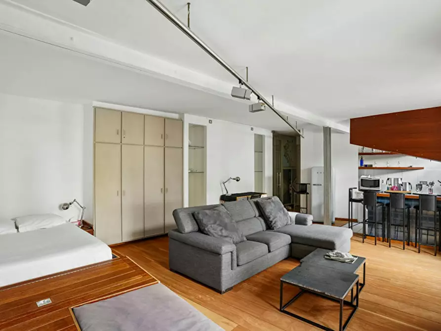 Immagine 8 di Appartamento in affitto  in Rue Marguerite de Rochechouart a Paris