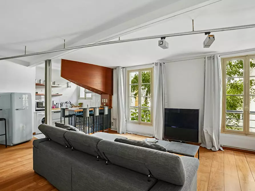 Immagine 6 di Appartamento in affitto  in Rue Marguerite de Rochechouart a Paris