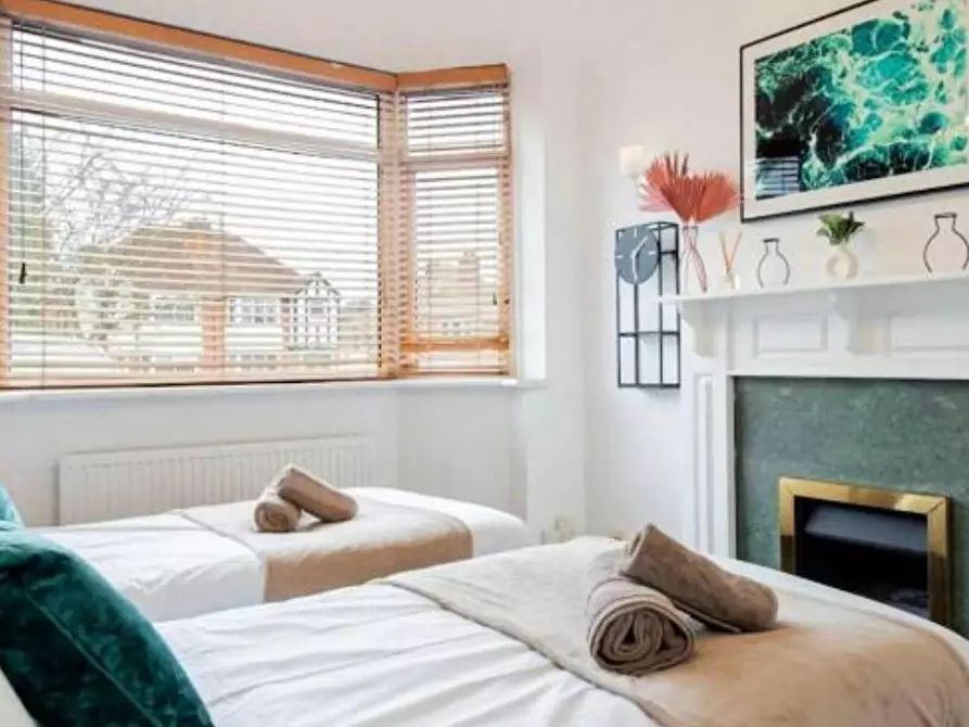 Immagine 10 di Casa indipendente in affitto  in Brays Road a 