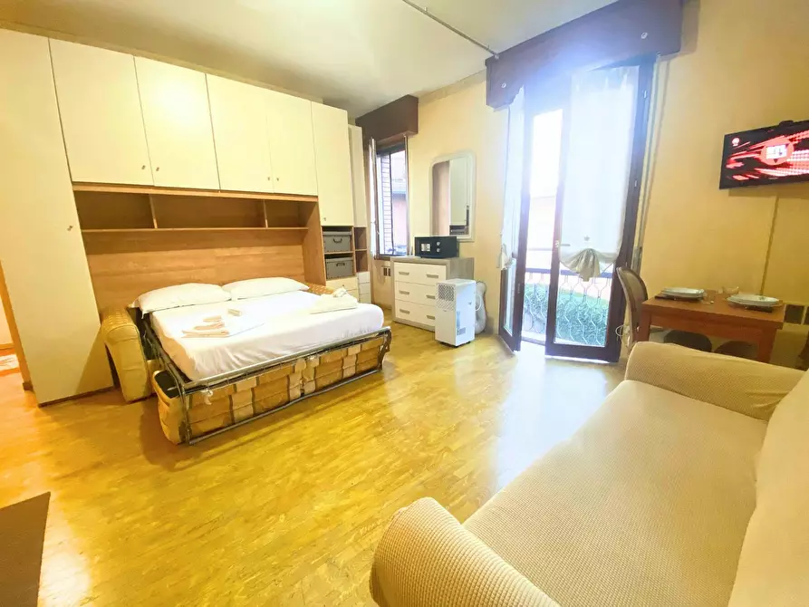 Immagine 2 di Appartamento in affitto  in Viale Carlo Berti Pichat a Bologna