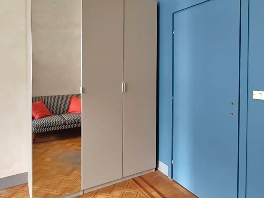 Immagine 3 di Camera in affitto  in Via Oddino Morgari a Torino
