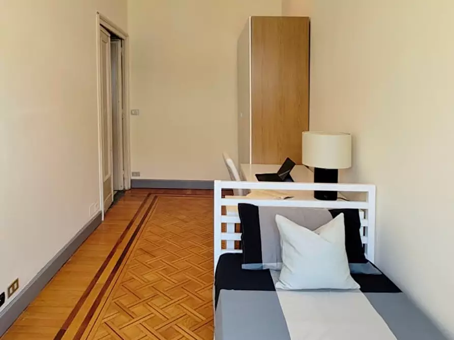 Immagine 5 di Camera in affitto  in Via Oddino Morgari a Torino