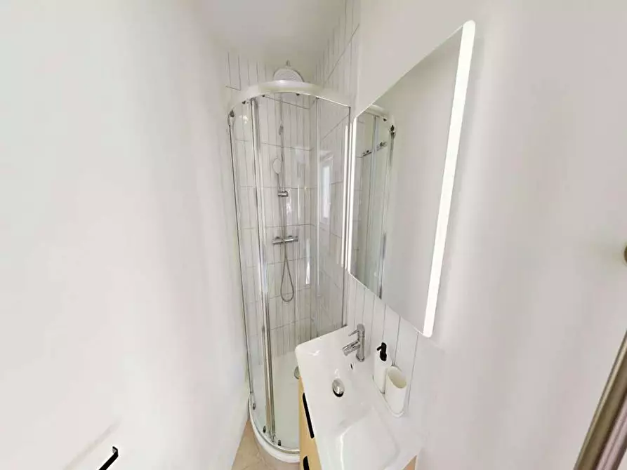 Immagine 6 di Camera in affitto  in Rue Lally-Tollendal a Paris