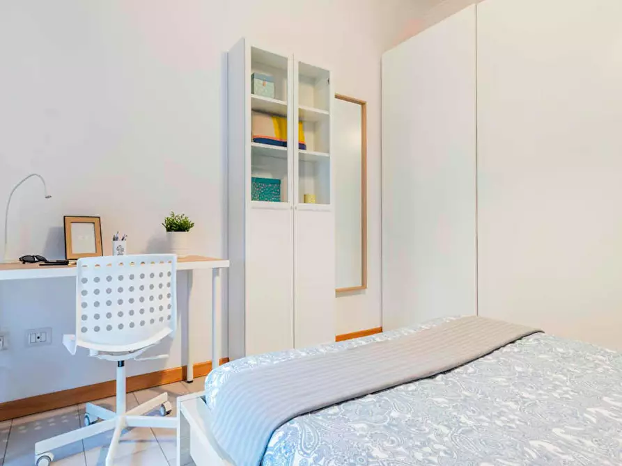Immagine 6 di Camera in affitto  in Via Fiume delle Perle a Roma