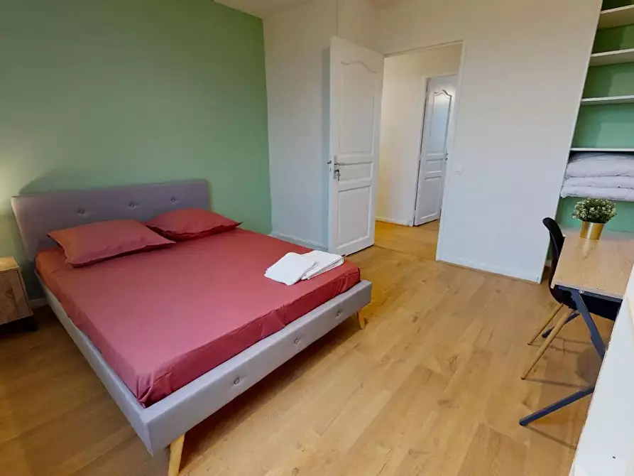 Immagine 2 di Camera in affitto  in Rue du 4 Août 1789 a Villeurbanne