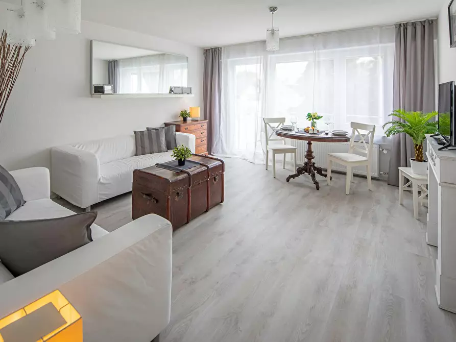 Immagine 1 di Appartamento in affitto  in Asperger Straße a Stuttgart Stammheim