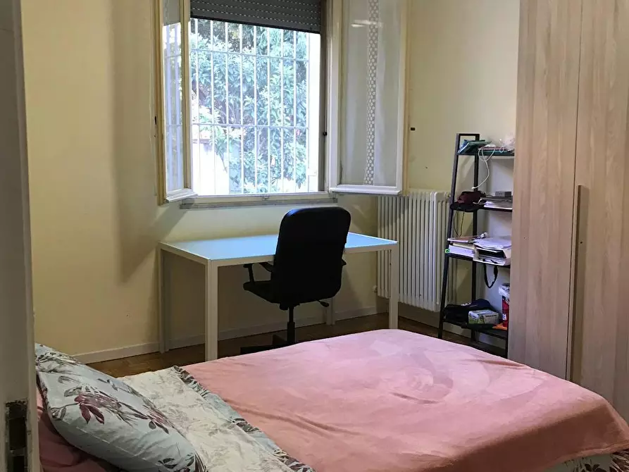 Immagine 1 di Camera in affitto  in Via Renata di Francia a Ferrara