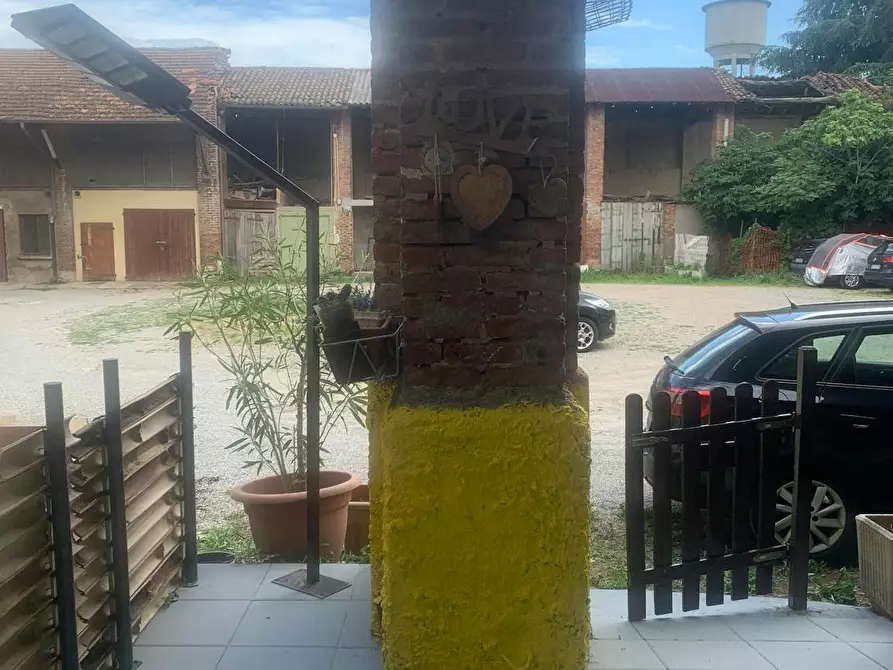 Immagine 2 di Camera in affitto  in Via Montello a Basiano