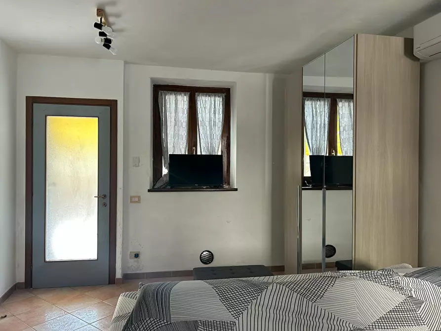 Immagine 10 di Camera in affitto  in Via Montello a Basiano