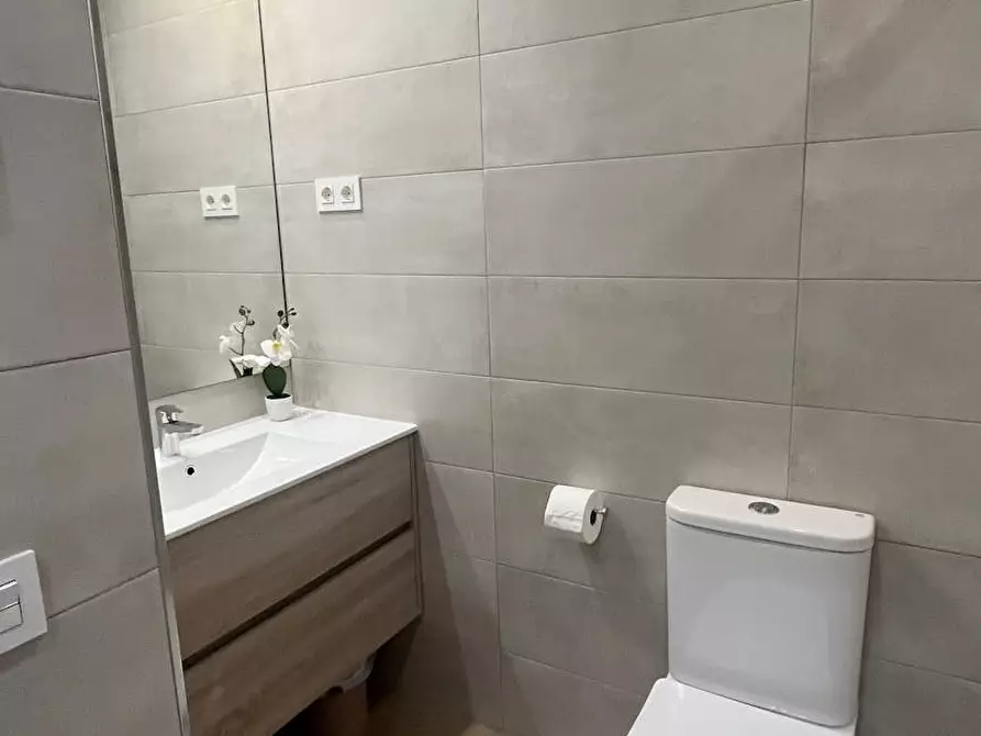 Immagine 10 di Appartamento in affitto  in Calle Antonia Calas a Madrid