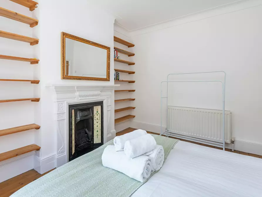 Immagine 4 di Casa indipendente in affitto  in Huxley Road a Walthamstow
