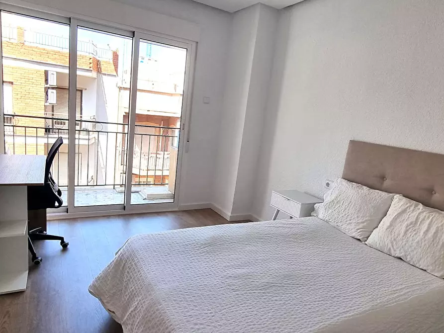 Immagine 10 di Camera in affitto  in Carrer Mariano Luiña a Elx/Elche