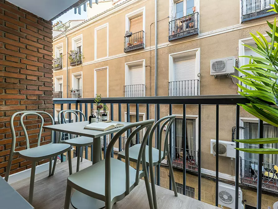 Immagine 5 di Appartamento in affitto  in Calle de San Blas a Madrid