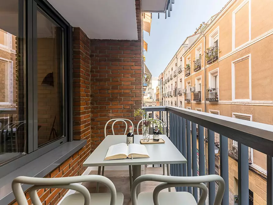 Immagine 6 di Appartamento in affitto  in Calle de San Blas a Madrid
