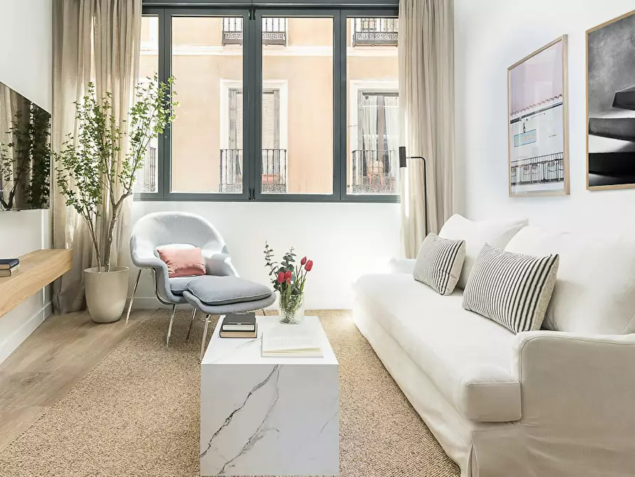 Immagine 1 di Appartamento in affitto  in Calle de San Blas a Madrid