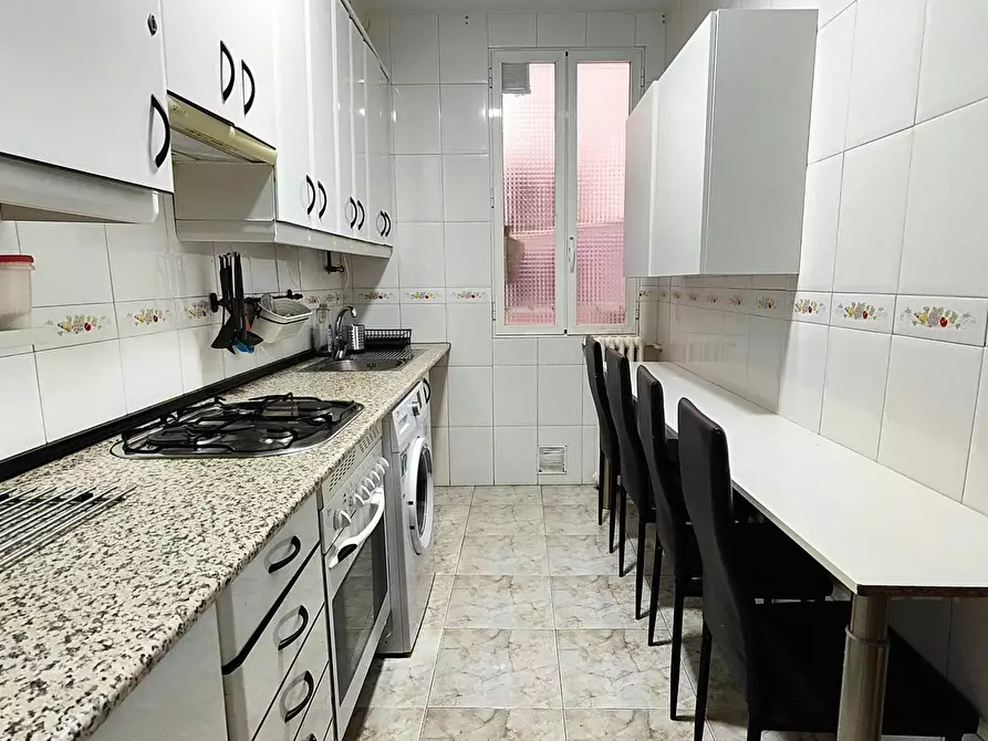 Immagine 10 di Camera in affitto  in Calle de Gaztambide a Madrid