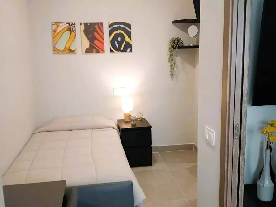 Immagine 1 di Camera in affitto  in Calle de Cartagena a Madrid