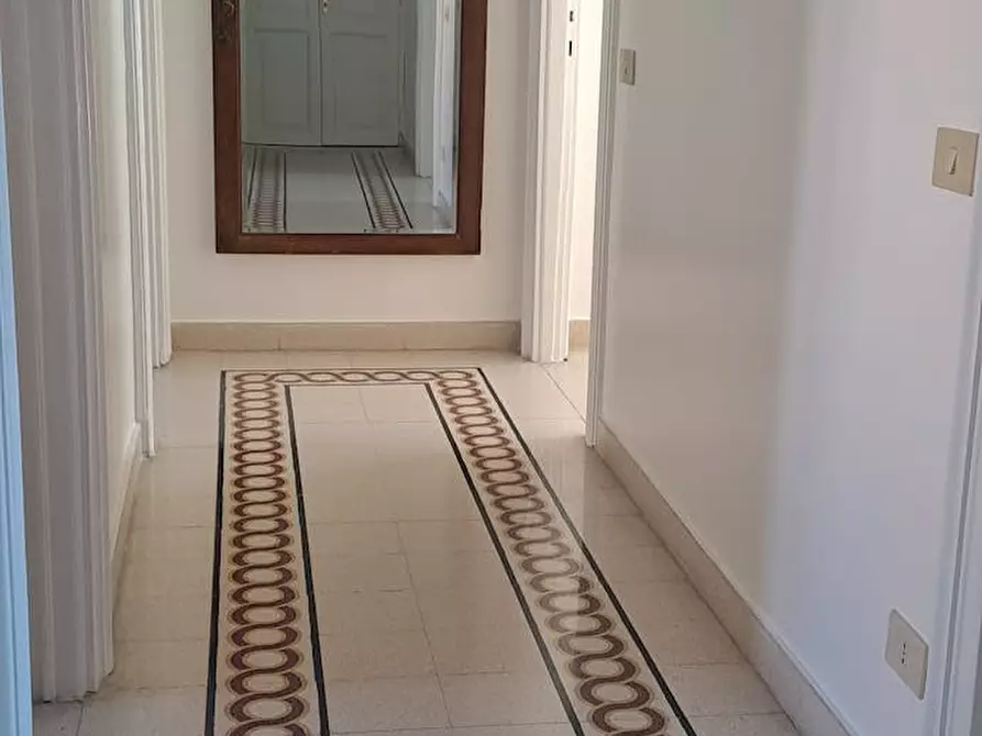 Immagine 10 di Appartamento in affitto  in Via dei Fabbri Navali a Roma
