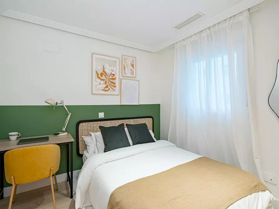 Immagine 1 di Camera in affitto  in Calle del Doctor Fleming a Madrid