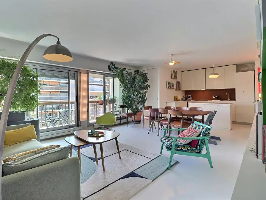 Immagine 4 di Appartamento in affitto  in Rue Pelée a Paris