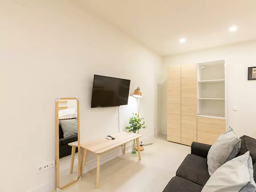 Immagine 5 di Appartamento in affitto  in Calle de Fuencarral a Madrid