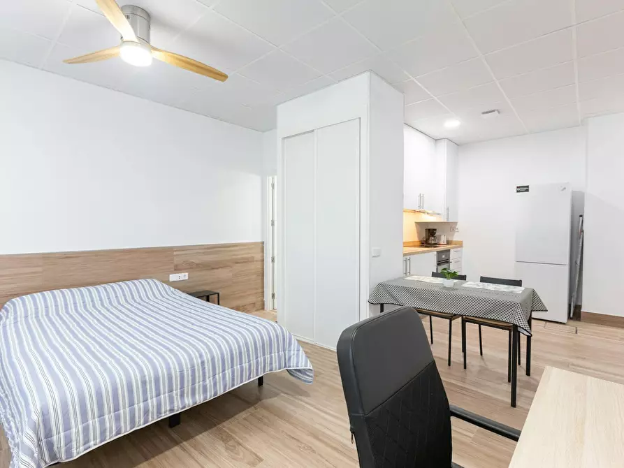 Immagine 1 di Appartamento in affitto  in Calle de San Manuel a Madrid