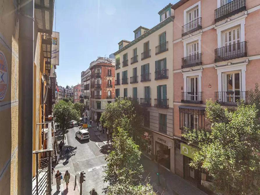 Immagine 4 di Appartamento in affitto  in Calle de Fuencarral a Madrid