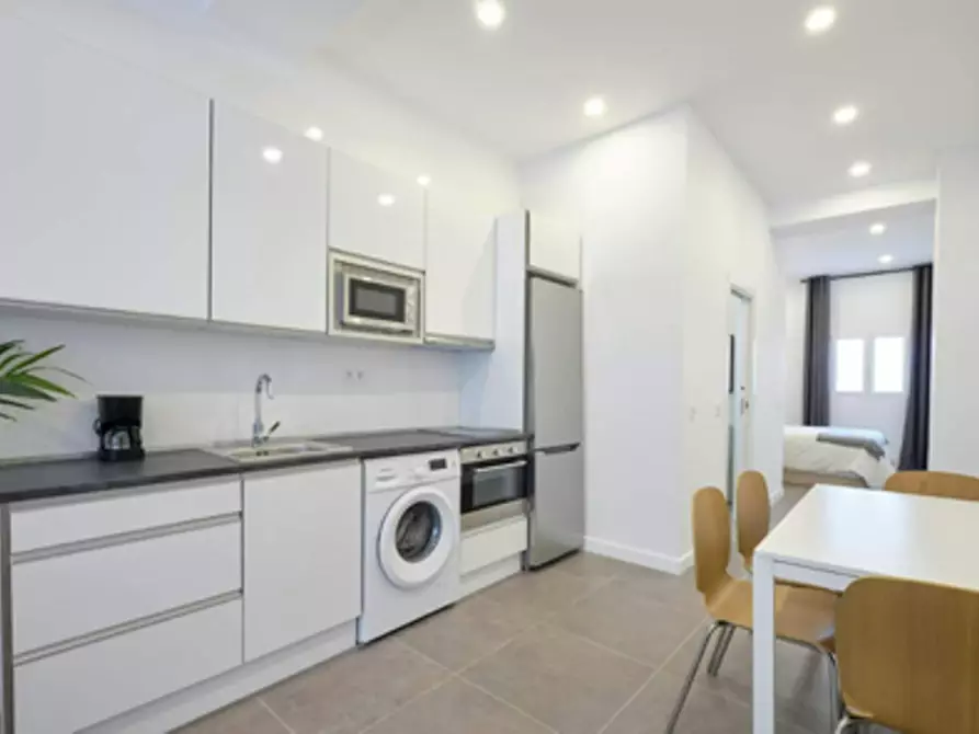 Immagine 9 di Appartamento in affitto  in Calle de la Alondra a Madrid